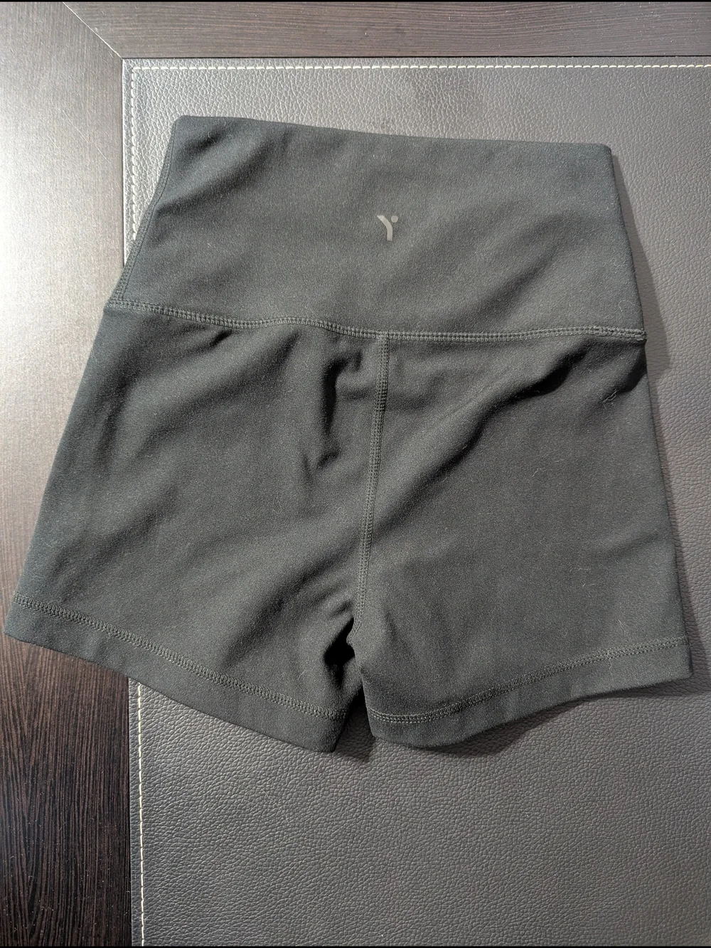 Yogalicious Black Luxe Everyday 3 1/2